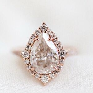 Radiant Pear-Cut Diamond Ring in 14kt Rose Gold, 3 CT Moissanite diamond.